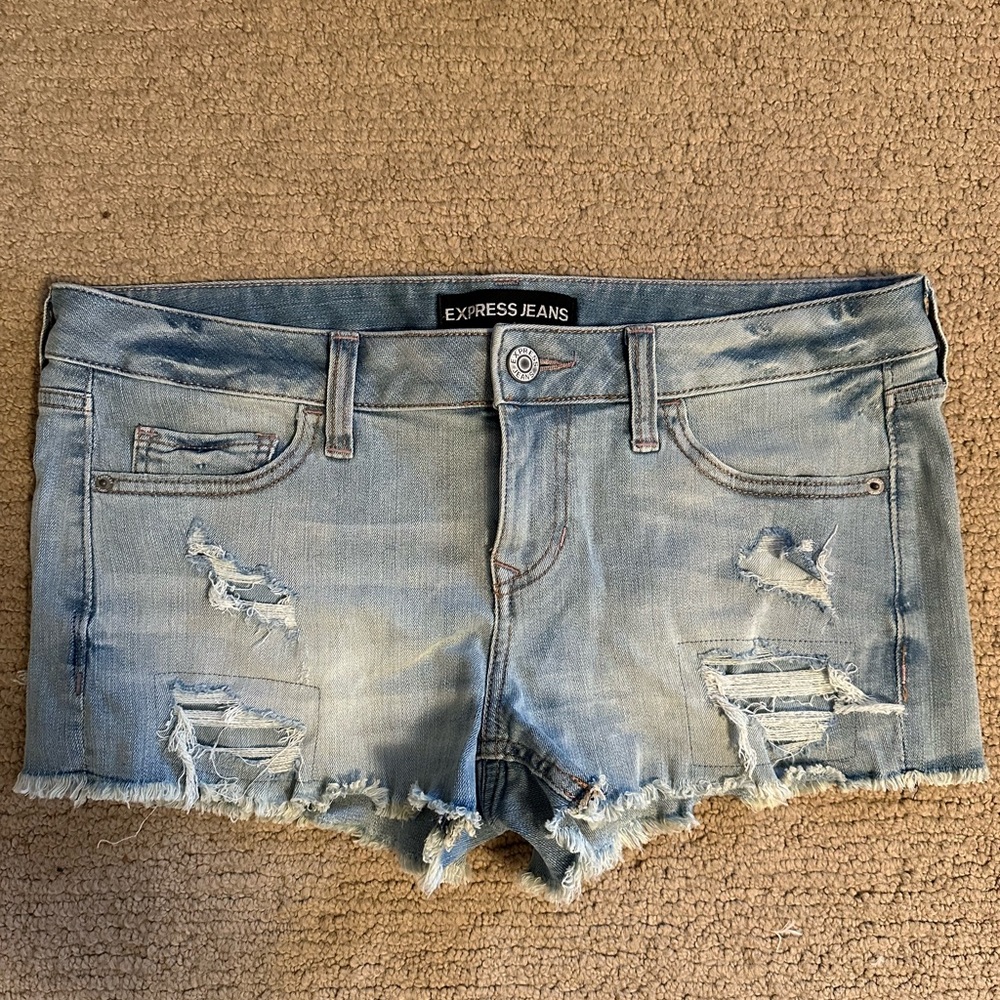 NWOT Express Jean Shorts Size 8 but fit more like a 10